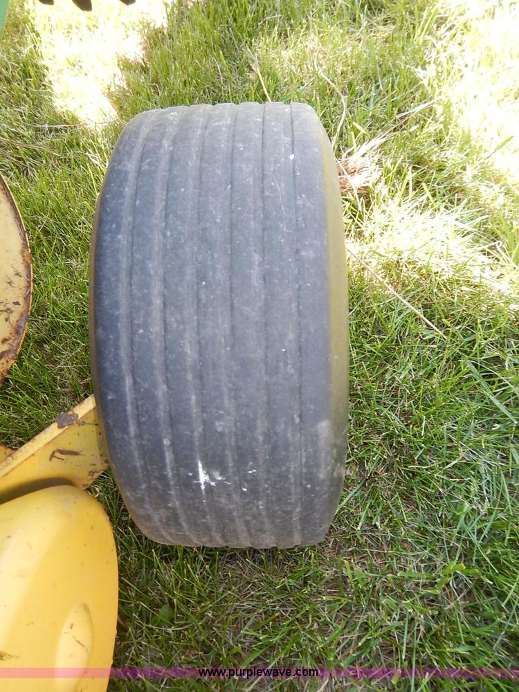 image for item J3944 John Deere 330 round baler