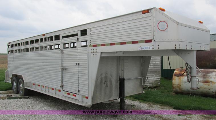 image for item K2101 1999 Barrett gooseneck livestock trailer