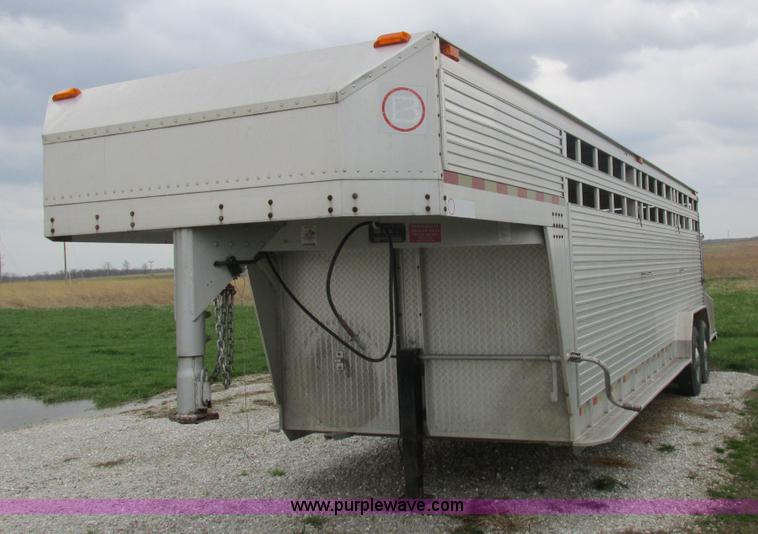 image for item K2101 1999 Barrett gooseneck livestock trailer