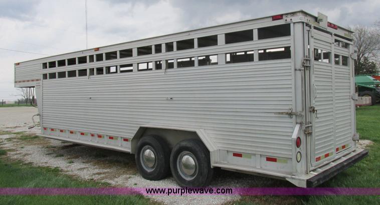 image for item K2101 1999 Barrett gooseneck livestock trailer
