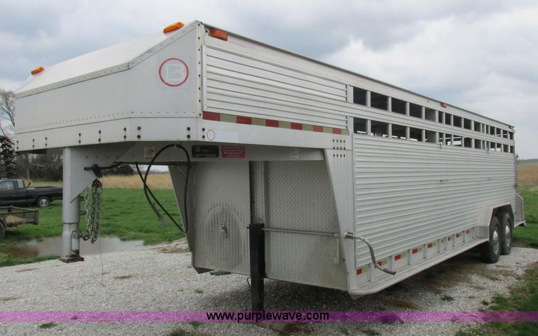 image for item K2101 1999 Barrett gooseneck livestock trailer