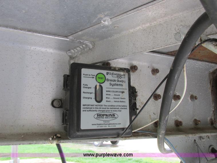 image for item K2101 1999 Barrett gooseneck livestock trailer