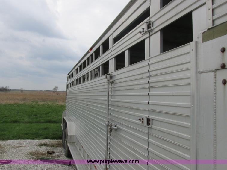 image for item K2101 1999 Barrett gooseneck livestock trailer