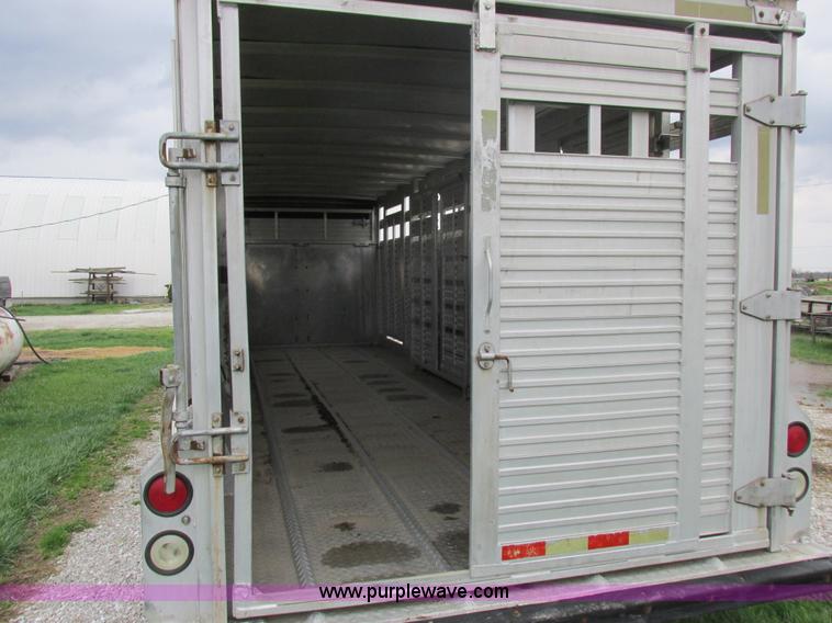 image for item K2101 1999 Barrett gooseneck livestock trailer