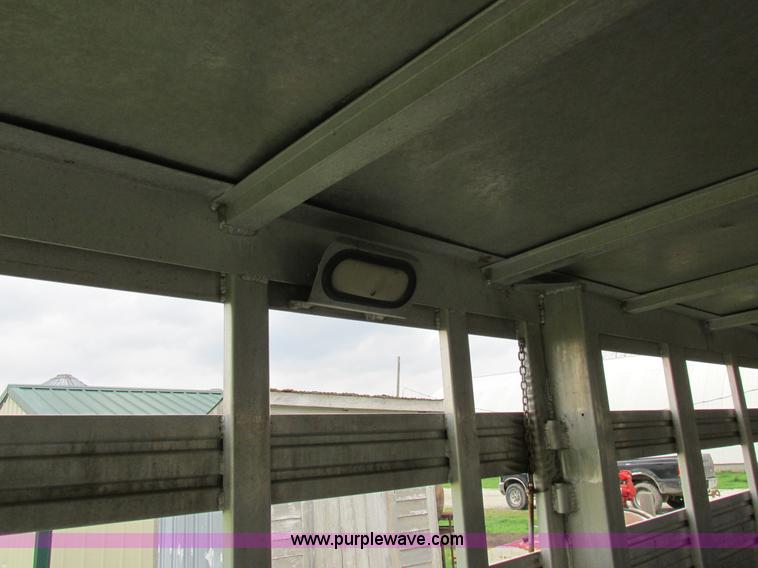 image for item K2101 1999 Barrett gooseneck livestock trailer