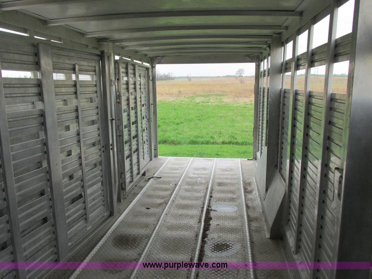 image for item K2101 1999 Barrett gooseneck livestock trailer