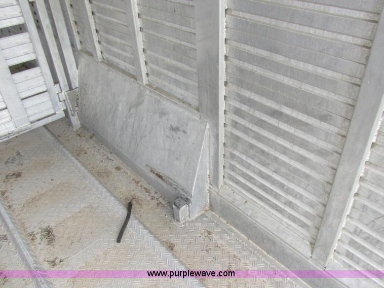 image for item K2101 1999 Barrett gooseneck livestock trailer