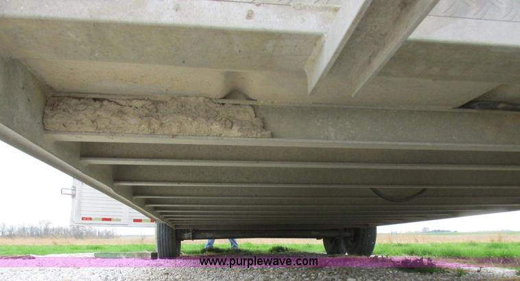 image for item K2101 1999 Barrett gooseneck livestock trailer