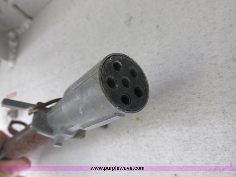 image for item K2101 1999 Barrett gooseneck livestock trailer