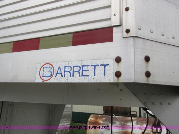 image for item K2101 1999 Barrett gooseneck livestock trailer