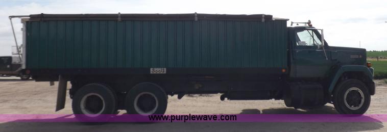 image for item K3044 1979 GMC Brigadier grain truck