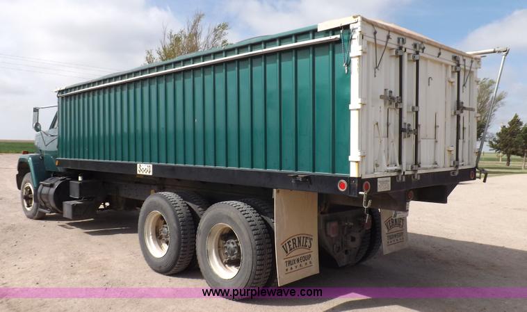 image for item K3044 1979 GMC Brigadier grain truck
