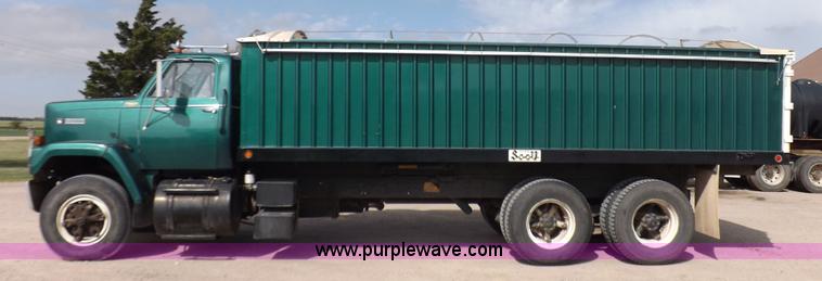 image for item K3044 1979 GMC Brigadier grain truck