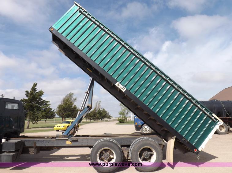 image for item K3044 1979 GMC Brigadier grain truck