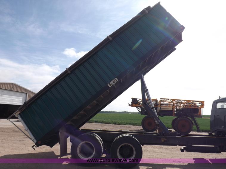 image for item K3044 1979 GMC Brigadier grain truck