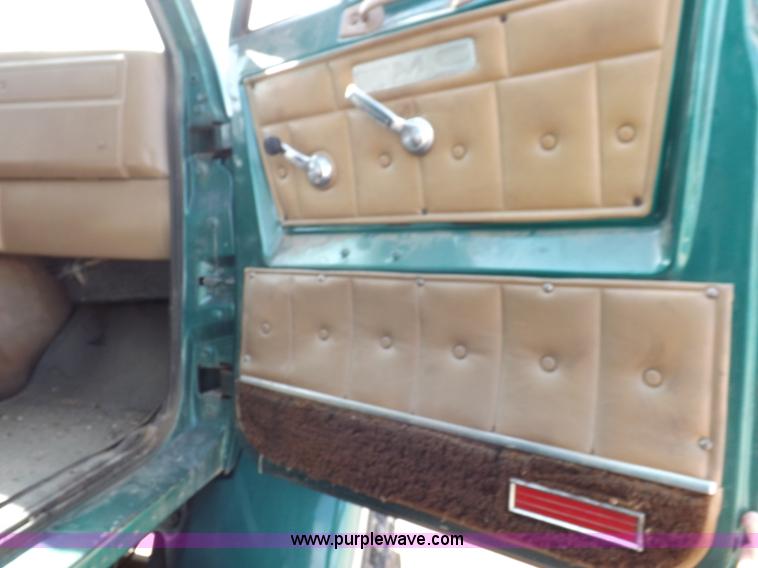 image for item K3044 1979 GMC Brigadier grain truck