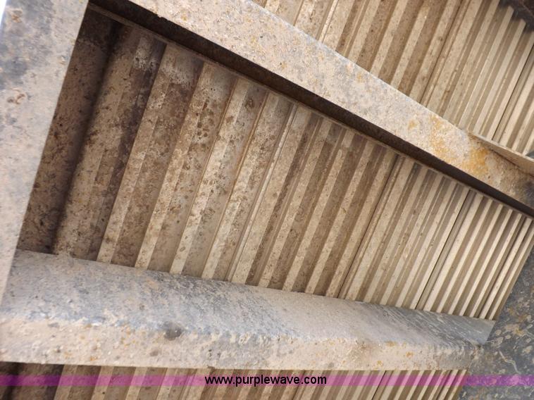 image for item K3044 1979 GMC Brigadier grain truck