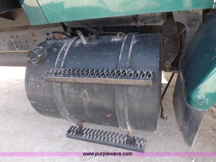 image for item K3044 1979 GMC Brigadier grain truck