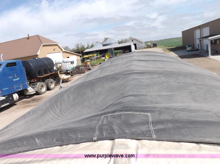 image for item K3044 1979 GMC Brigadier grain truck