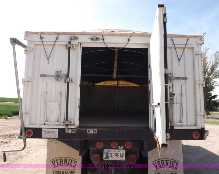 image for item K3044 1979 GMC Brigadier grain truck