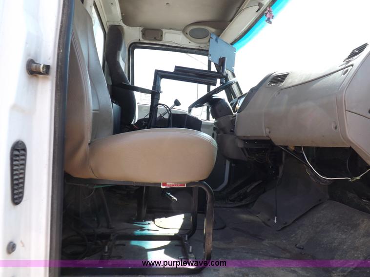 image for item K3879 2005 Sterling LT8500 feed truck