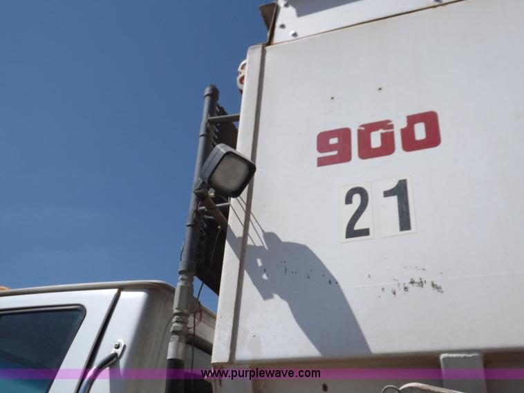 image for item K3879 2005 Sterling LT8500 feed truck