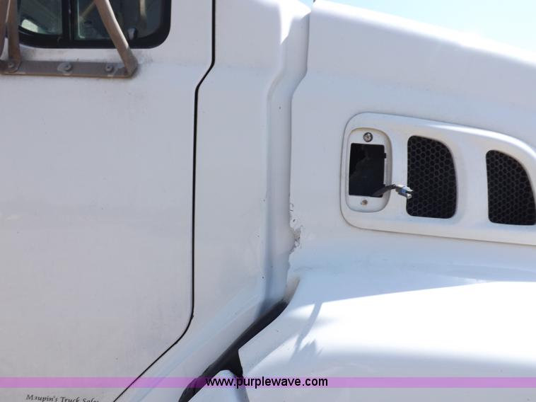 image for item K3879 2005 Sterling LT8500 feed truck