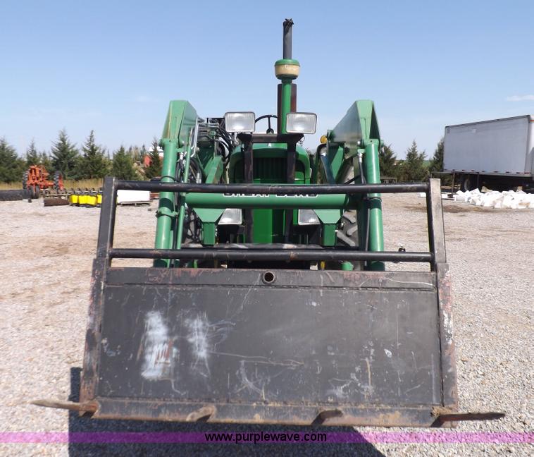 image for item K3880 John Deere 3020 tractor