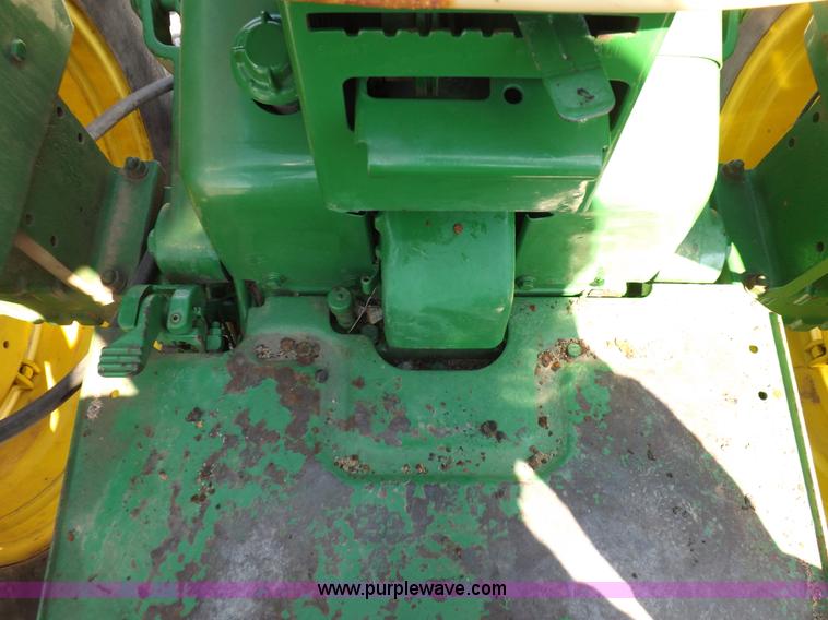 image for item K3880 John Deere 3020 tractor