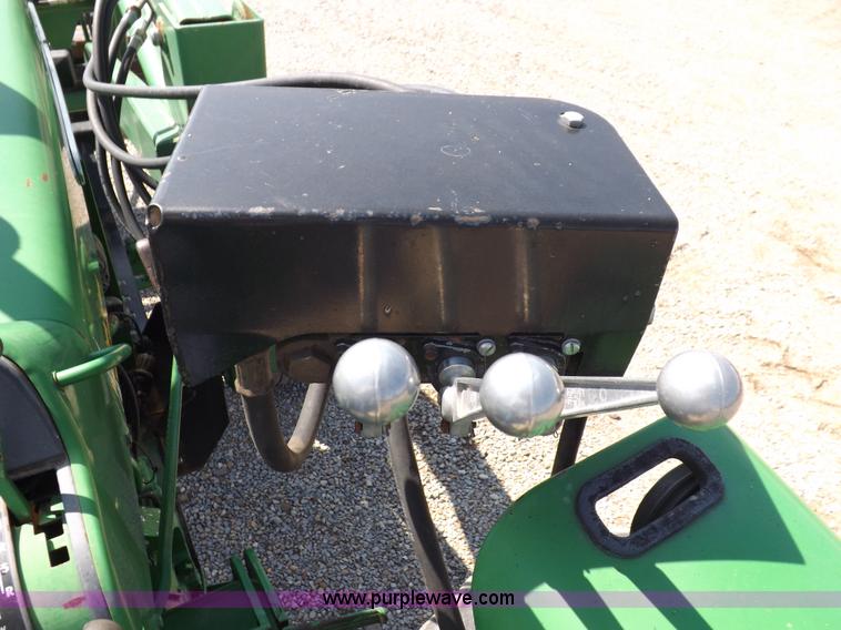 image for item K3880 John Deere 3020 tractor