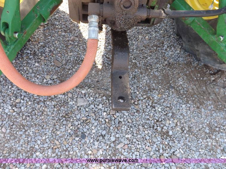 image for item K3880 John Deere 3020 tractor