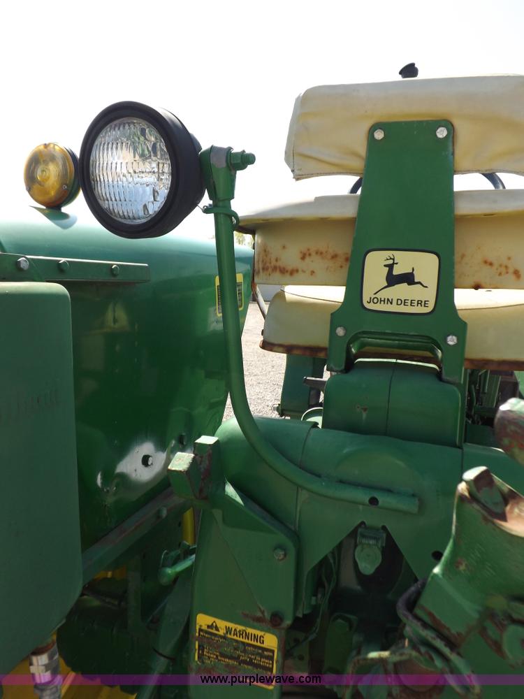 image for item K3880 John Deere 3020 tractor