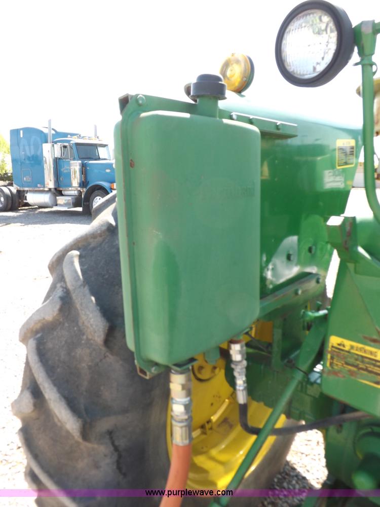 image for item K3880 John Deere 3020 tractor