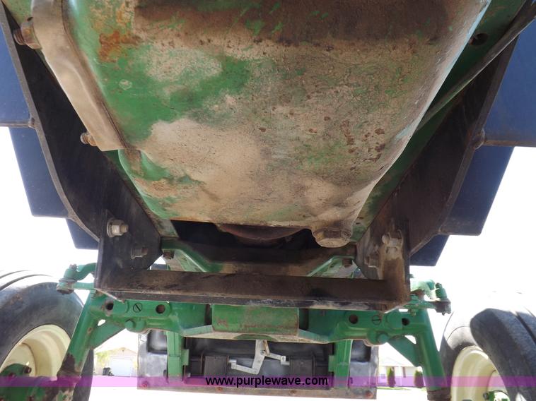 image for item K3880 John Deere 3020 tractor