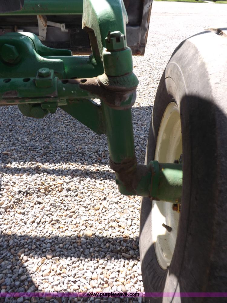 image for item K3880 John Deere 3020 tractor