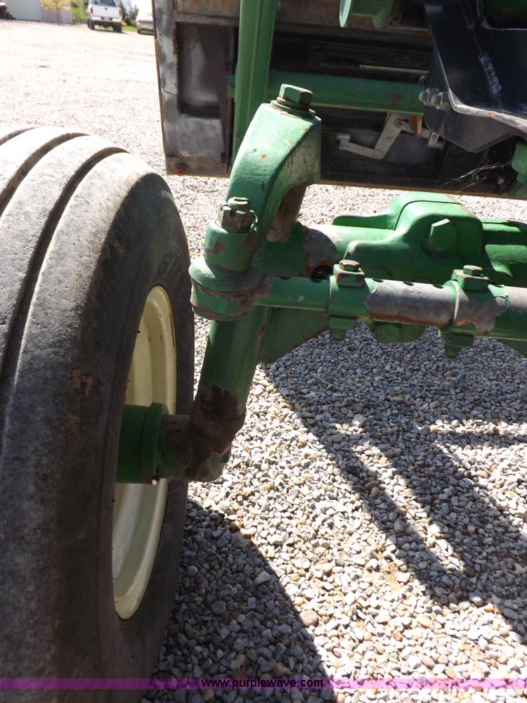 image for item K3880 John Deere 3020 tractor