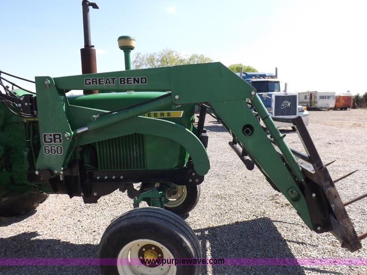 image for item K3880 John Deere 3020 tractor