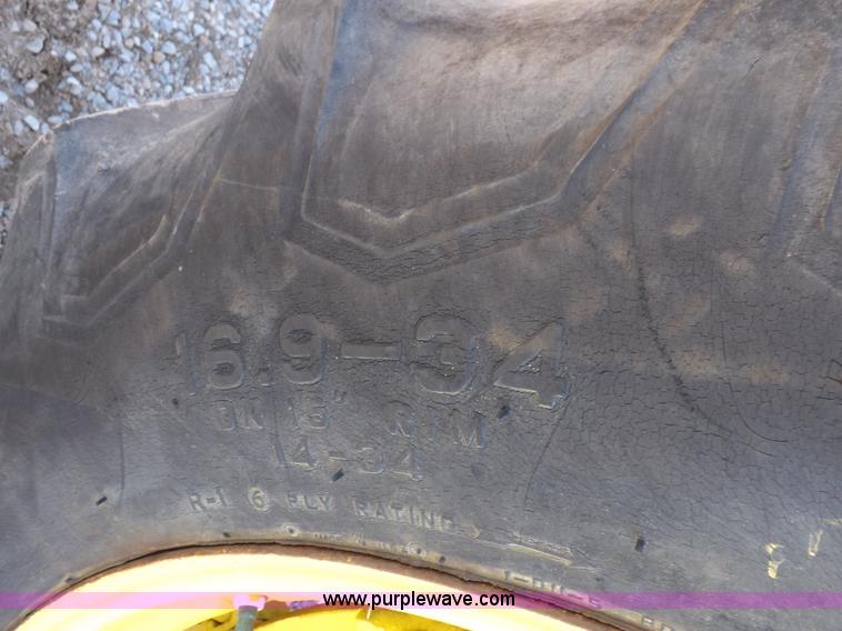 image for item K3880 John Deere 3020 tractor