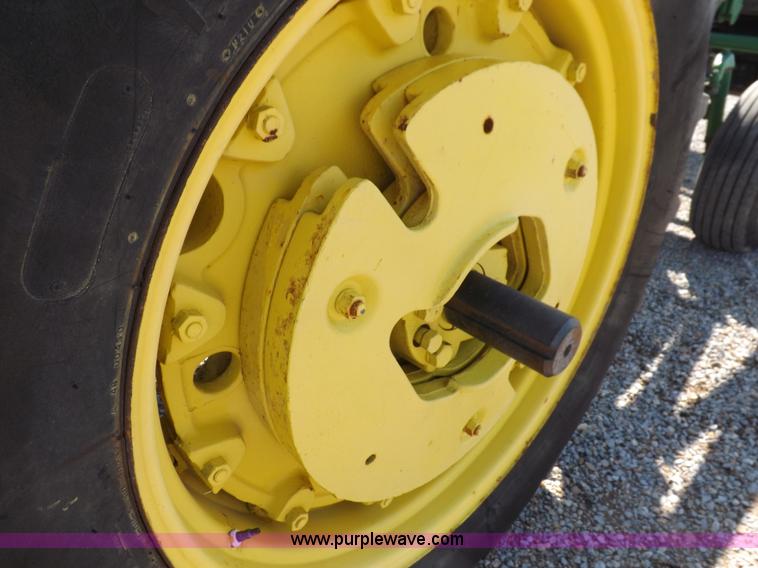 image for item K3880 John Deere 3020 tractor