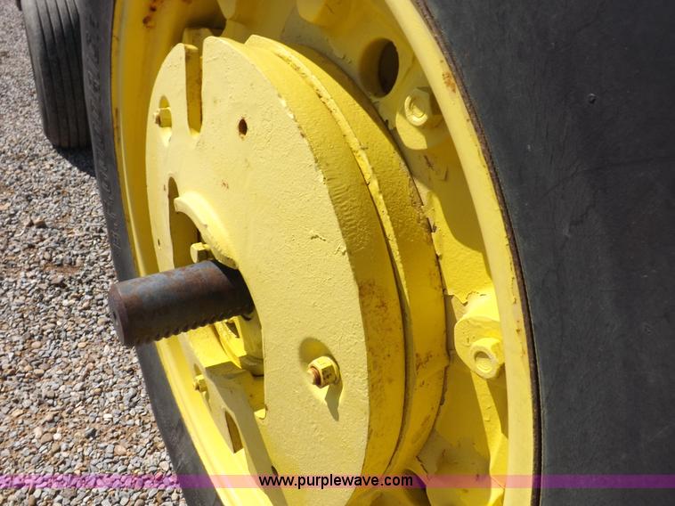 image for item K3880 John Deere 3020 tractor