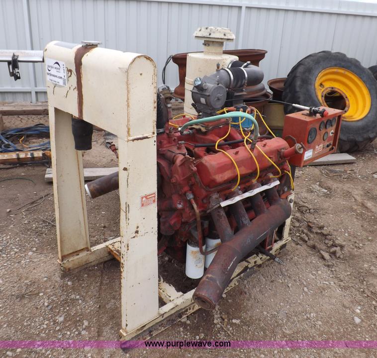 image for item K3914 International 605 C.I.D. V8 gas engine