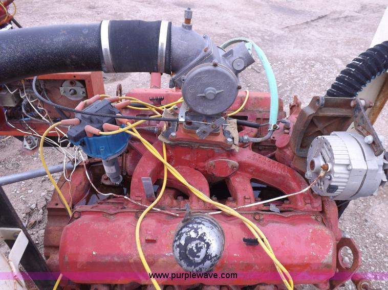 image for item K3914 International 605 C.I.D. V8 gas engine