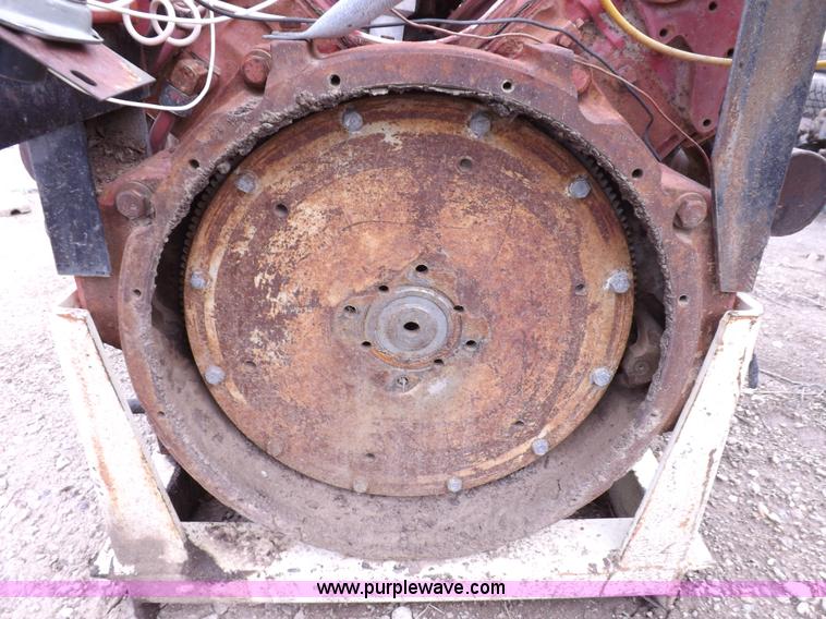 image for item K3914 International 605 C.I.D. V8 gas engine