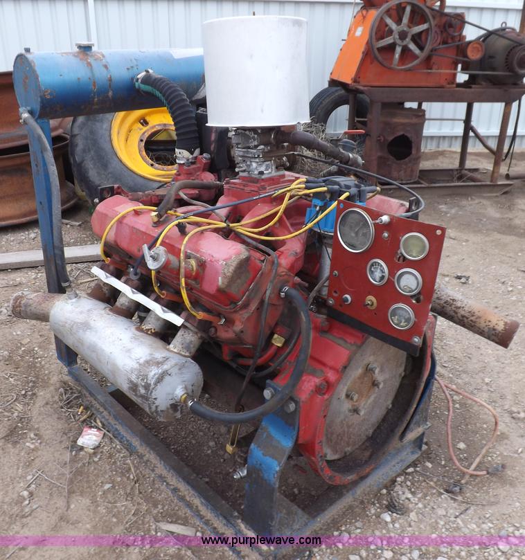 image for item K3915 International 605 C.I.D. V8 gas engine