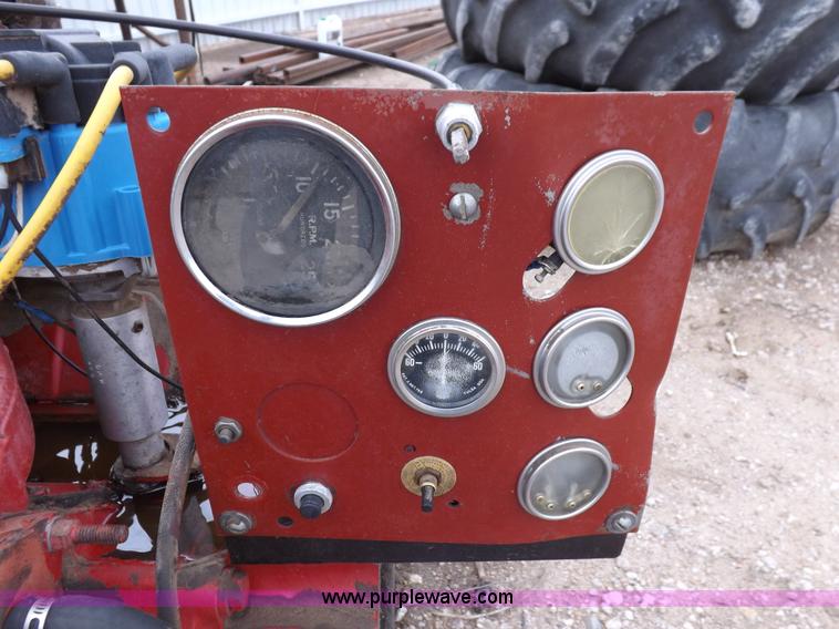 image for item K3915 International 605 C.I.D. V8 gas engine