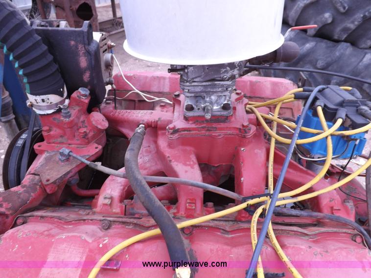 image for item K3915 International 605 C.I.D. V8 gas engine