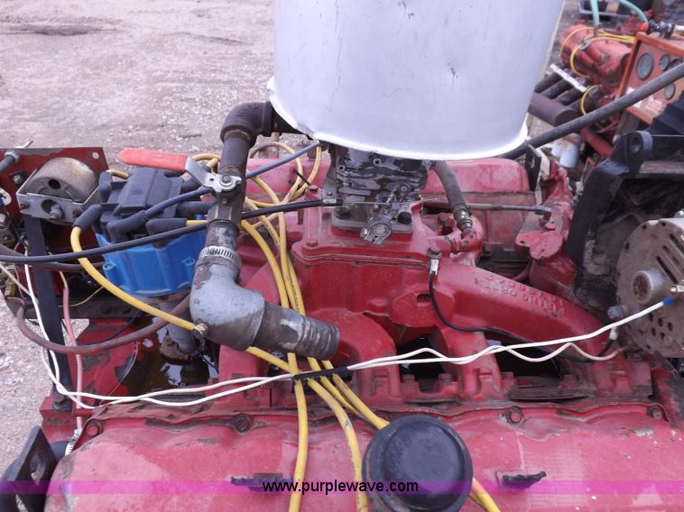 image for item K3915 International 605 C.I.D. V8 gas engine