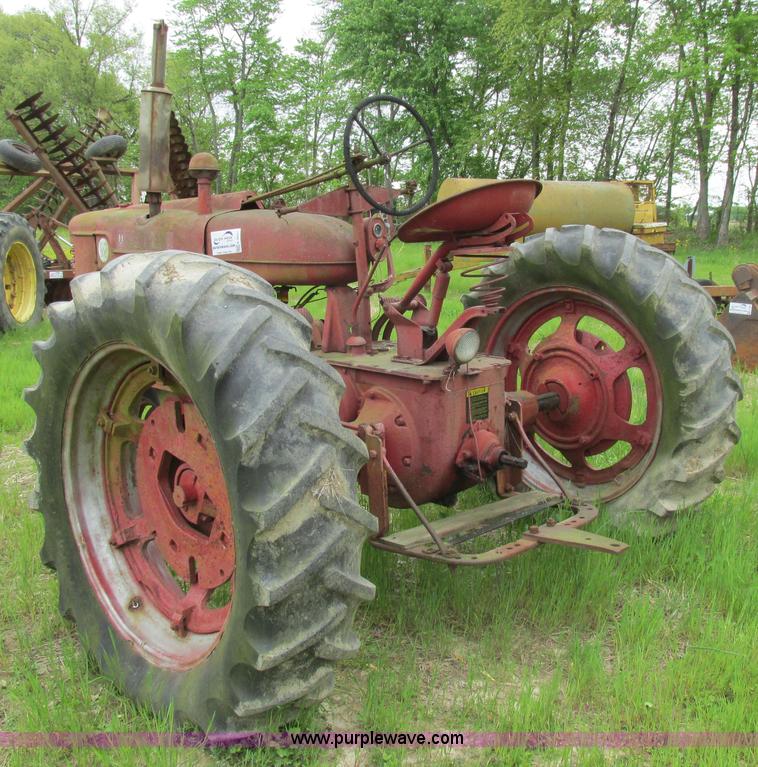 image for item K5041 International Farmall M tractor