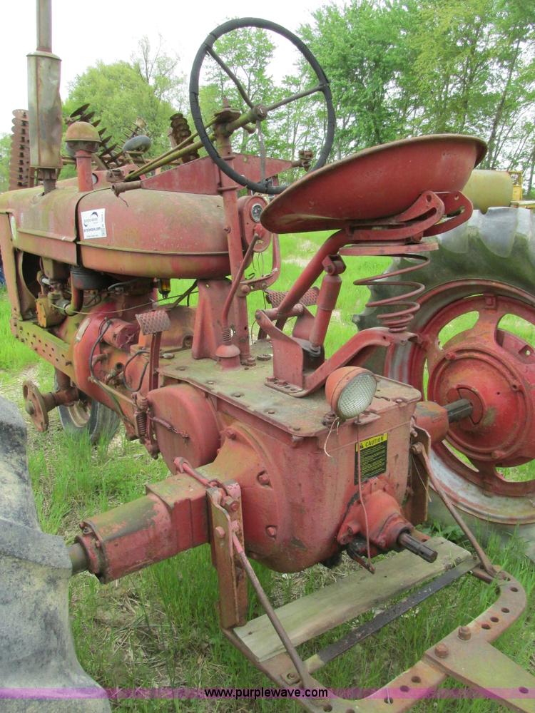 image for item K5041 International Farmall M tractor