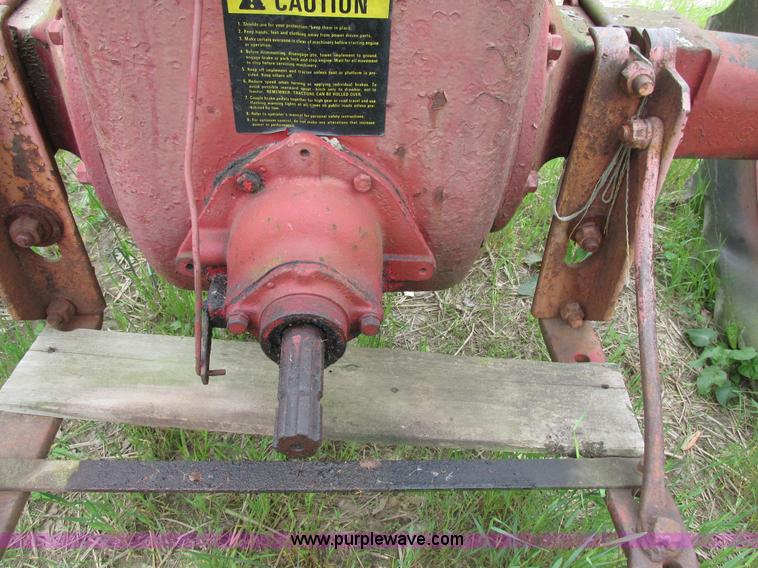 image for item K5041 International Farmall M tractor